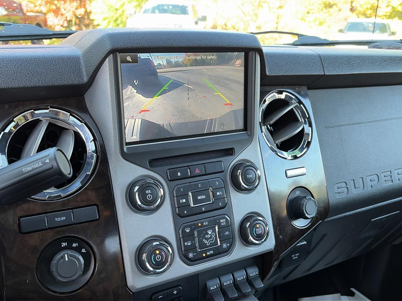 Ford F-450 SD Platinum Crew Cab DRW 4WD 2016