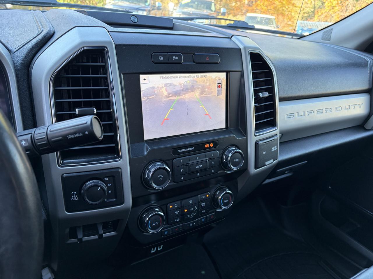 Ford F-250 SD Lariat Crew Cab 4WD 2019