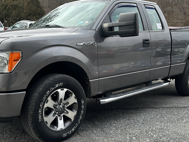 2013 Ford F-150 4WD SuperCab 145" STX