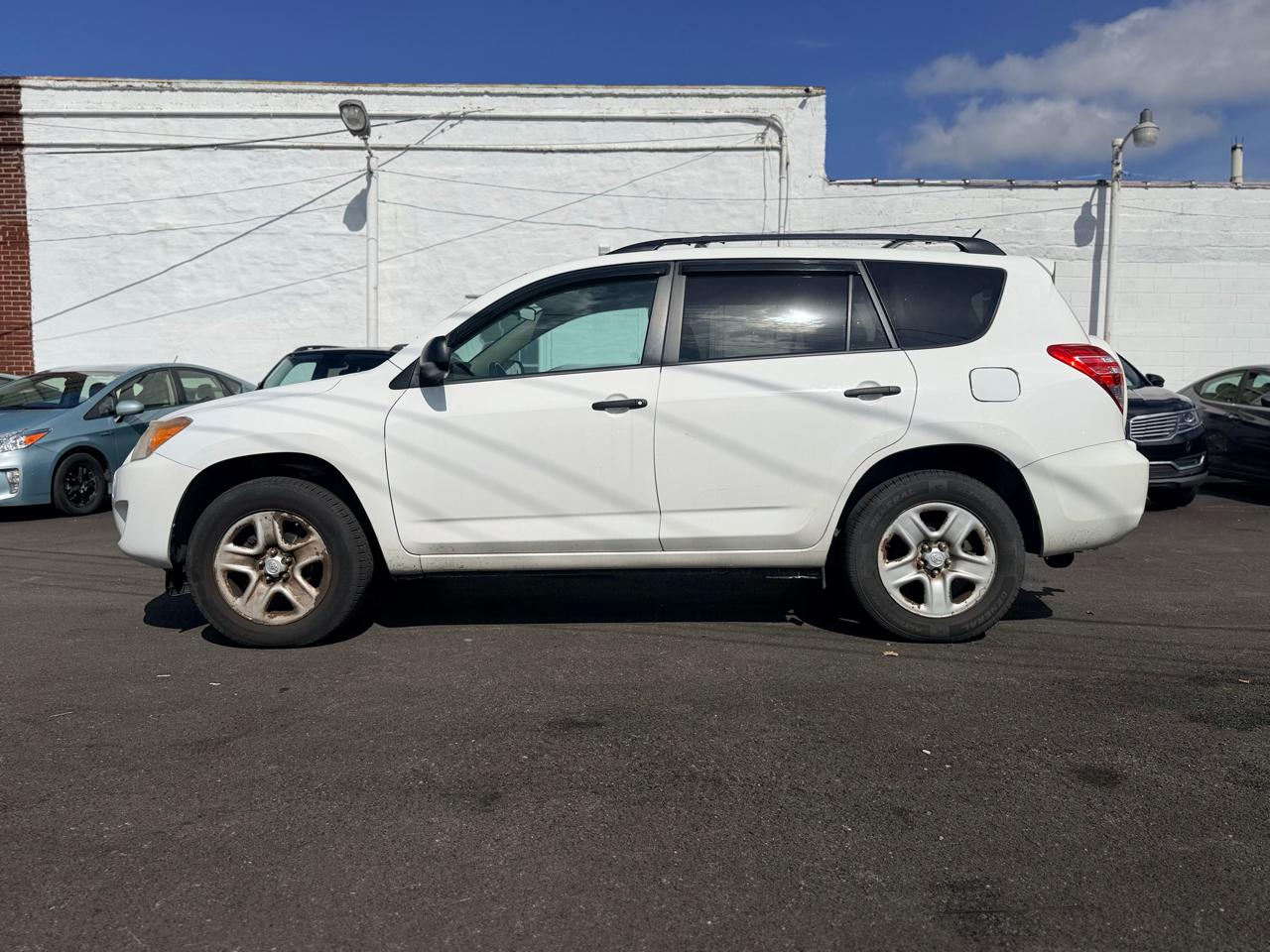 Toyota RAV4 Base I4 4WD 2012