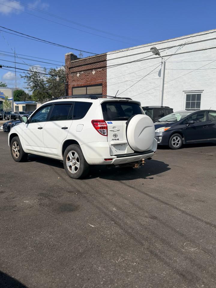 Toyota RAV4 Base I4 4WD 2012