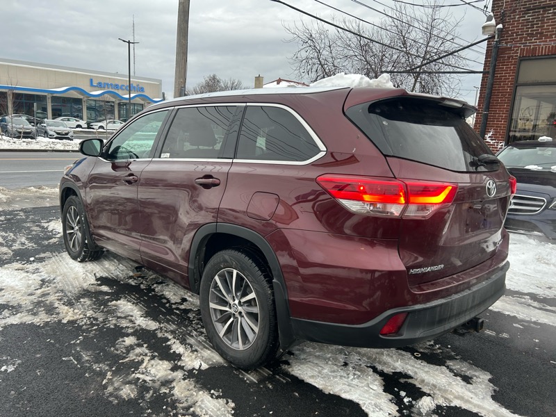 Toyota Highlander XLE AWD V6 2017