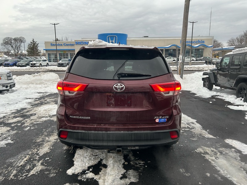 Toyota Highlander XLE AWD V6 2017