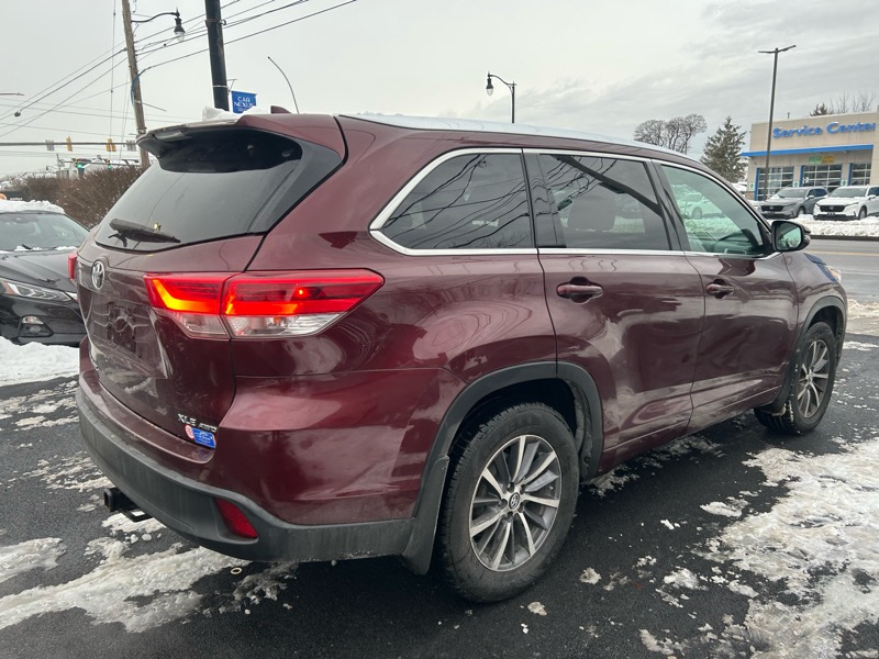 Toyota Highlander XLE AWD V6 2017