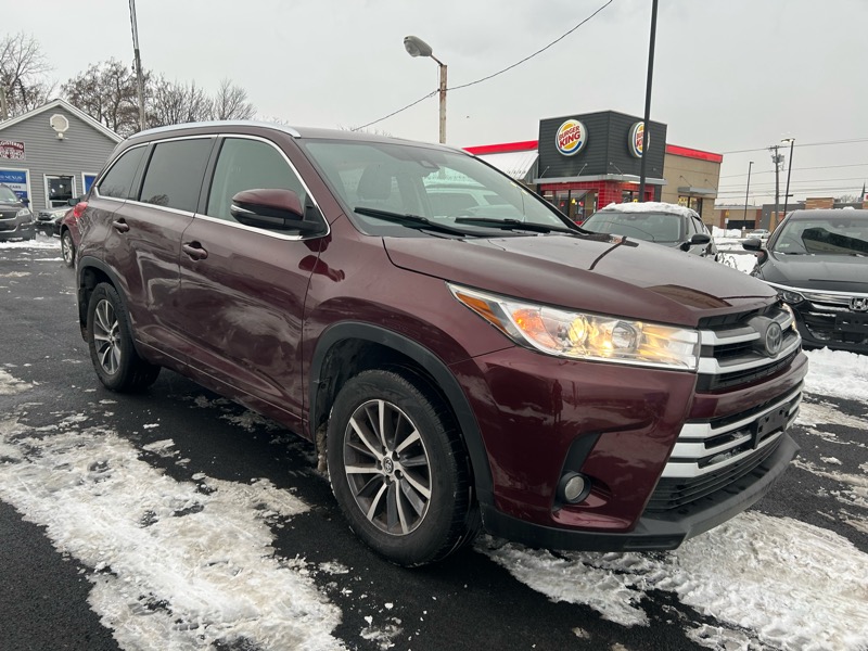 Toyota Highlander XLE AWD V6 2017