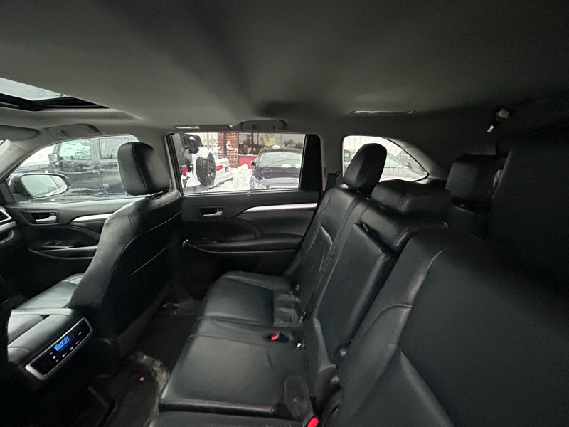 Toyota Highlander XLE AWD V6 2017