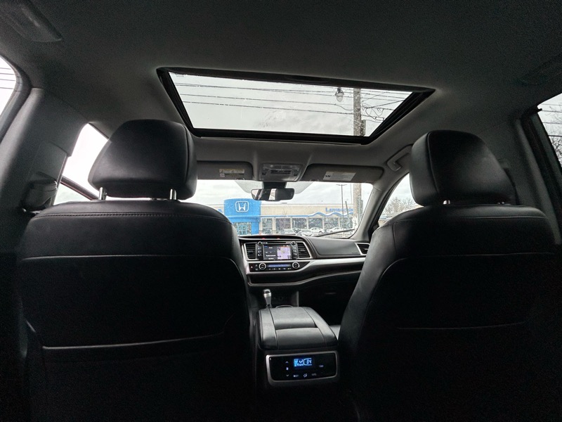 Toyota Highlander XLE AWD V6 2017