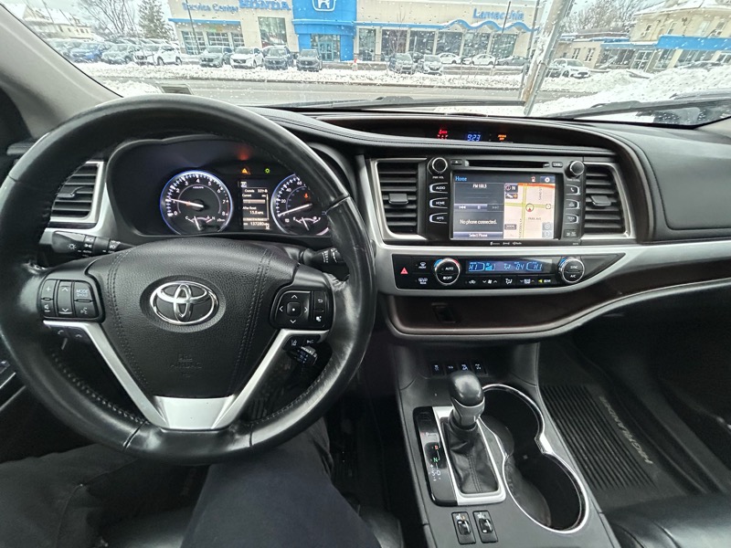 Toyota Highlander XLE AWD V6 2017