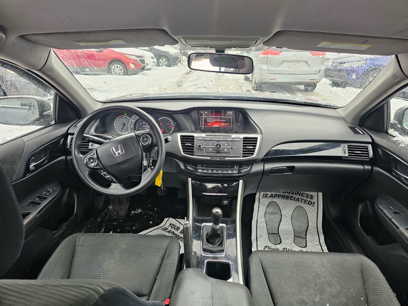 Honda Accord LX Sedan 6-Spd MT 2017