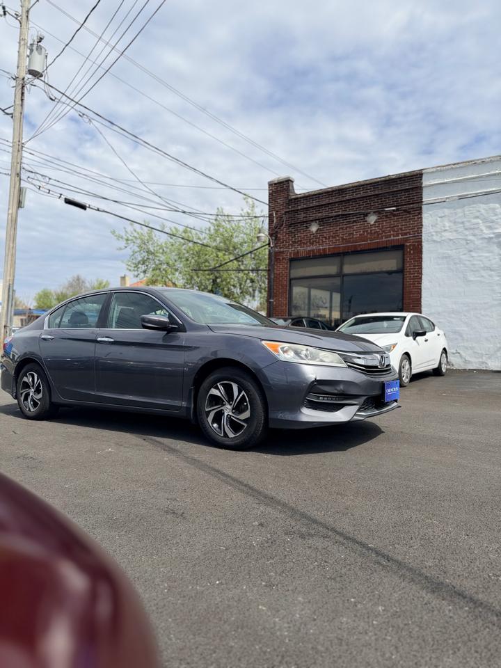 Honda Accord LX Sedan 6-Spd MT 2017
