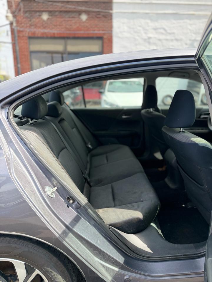 Honda Accord LX Sedan 6-Spd MT 2017