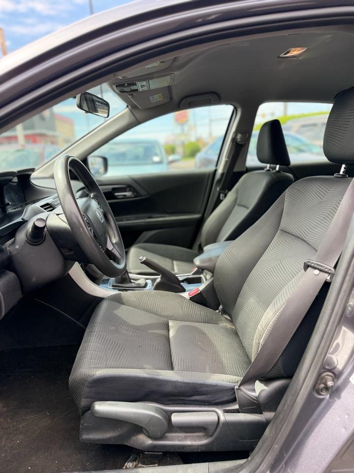 Honda Accord LX Sedan 6-Spd MT 2017