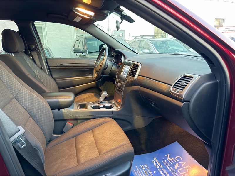 Jeep Grand Cherokee Laredo 4WD 2020