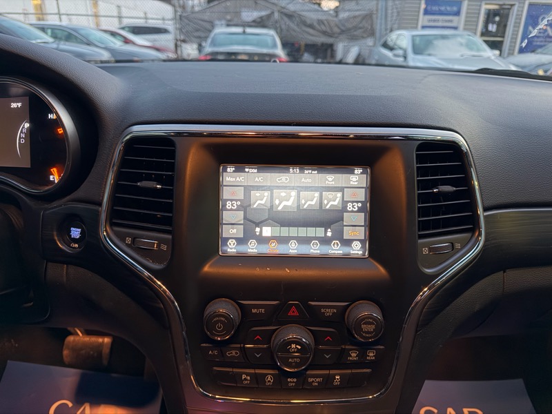 Jeep Grand Cherokee Laredo 4WD 2020