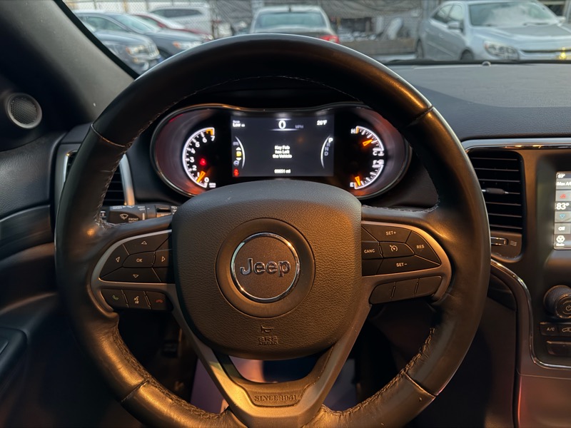 Jeep Grand Cherokee Laredo 4WD 2020