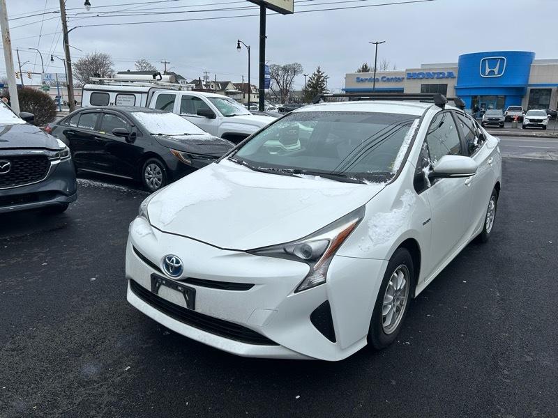Toyota Prius Two 2016