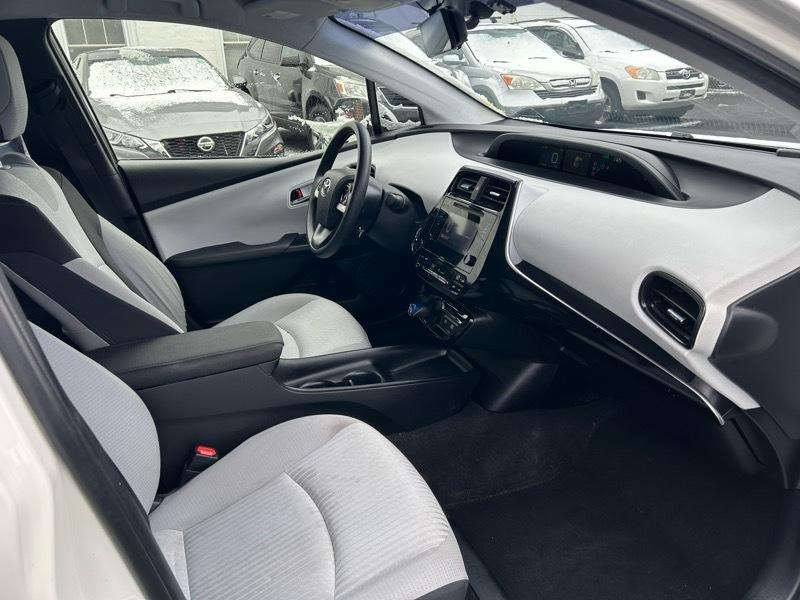 Toyota Prius Two 2016