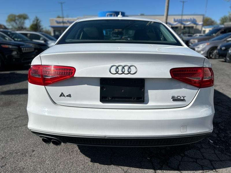 Audi A4 2.0T Sedan quattro Tiptronic 2015