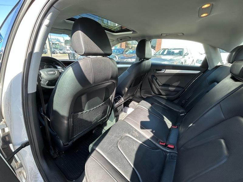 Audi A4 2.0T Sedan quattro Tiptronic 2015