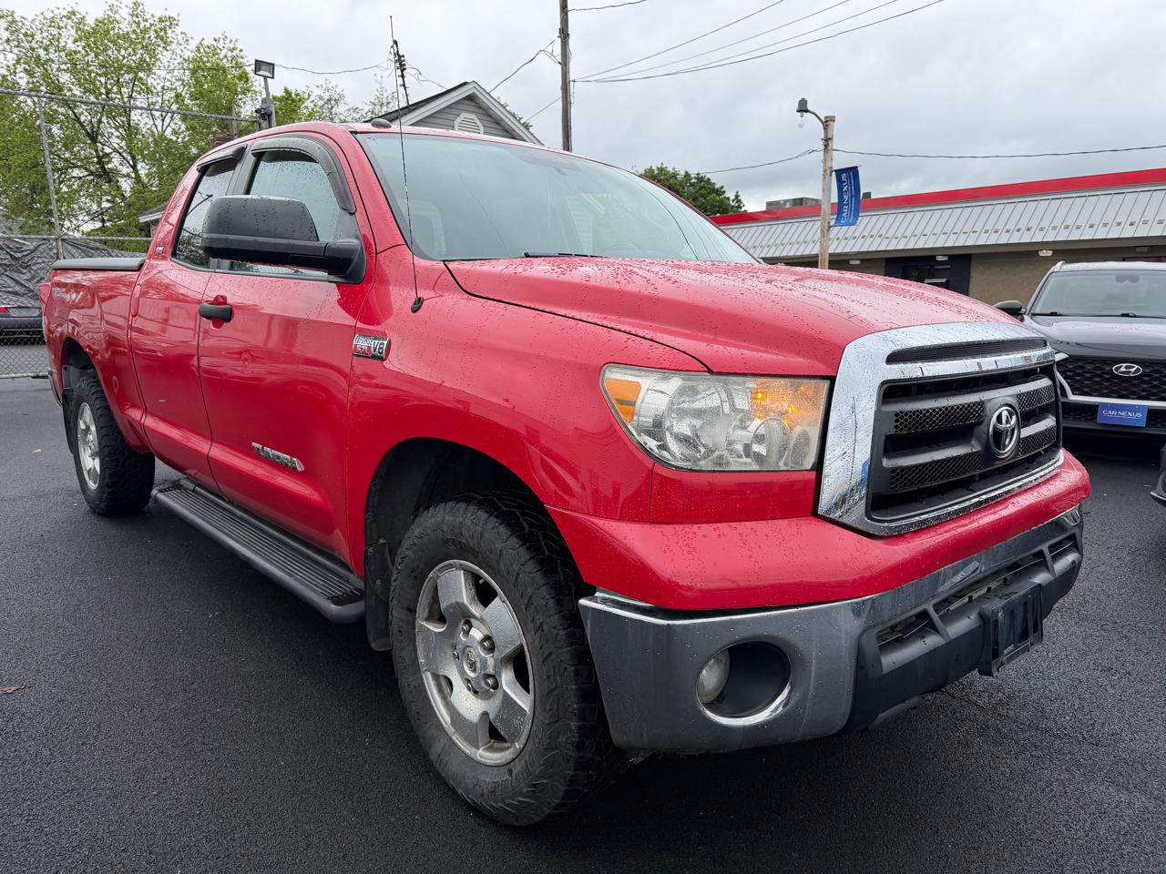 Toyota Tundra 5.7L V8 4WD 2011