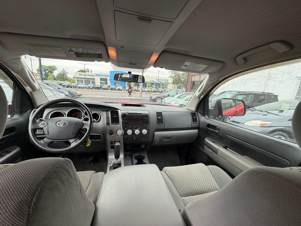 Toyota Tundra 5.7L V8 4WD 2011