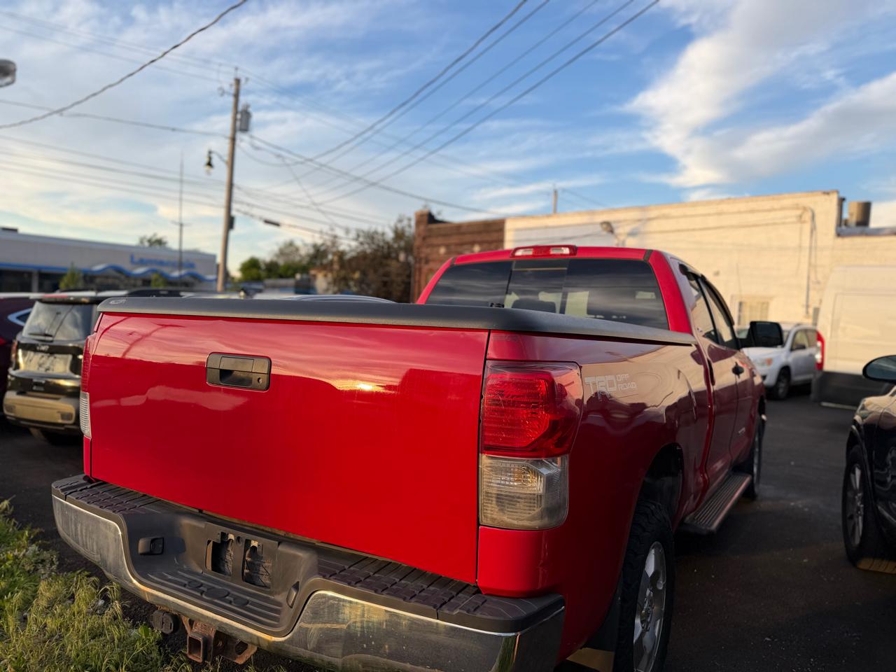 Toyota Tundra 5.7L V8 4WD 2011