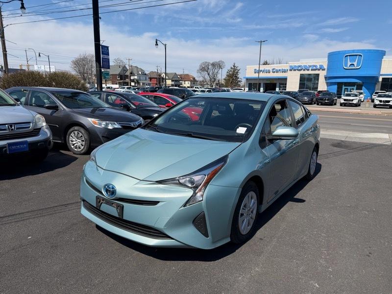 Toyota Prius Two 2016