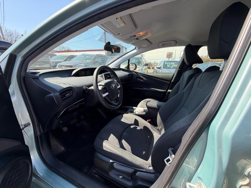 Toyota Prius Two 2016