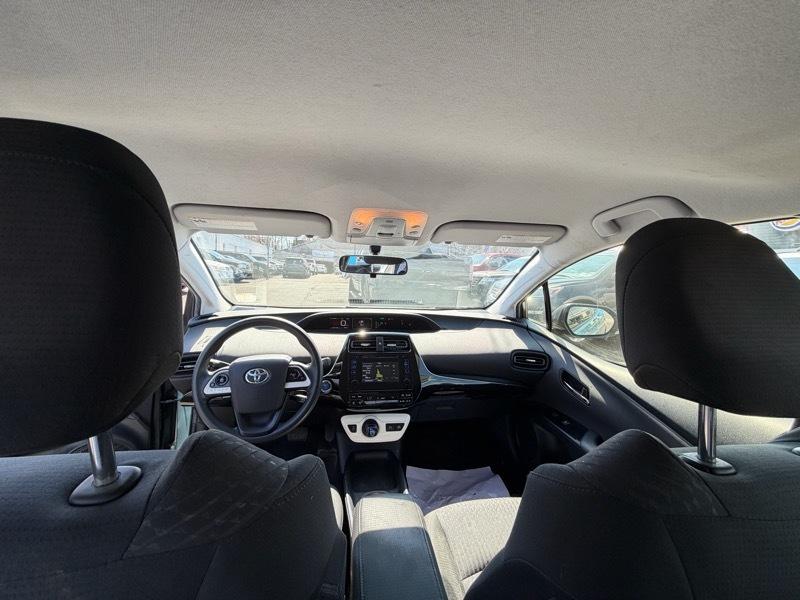 Toyota Prius Two 2016