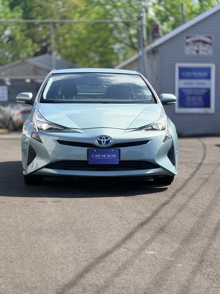 Toyota Prius Two 2016