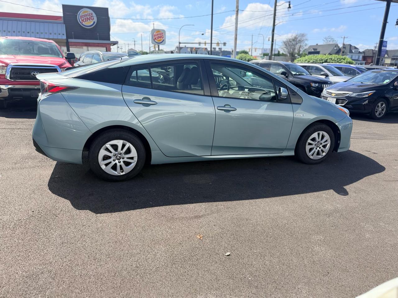 Toyota Prius Two 2016
