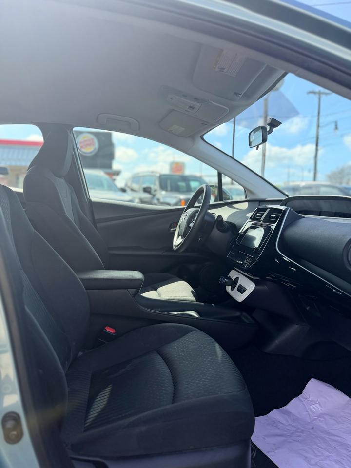 Toyota Prius Two 2016