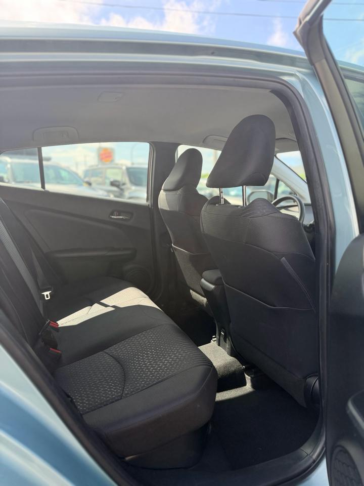 Toyota Prius Two 2016