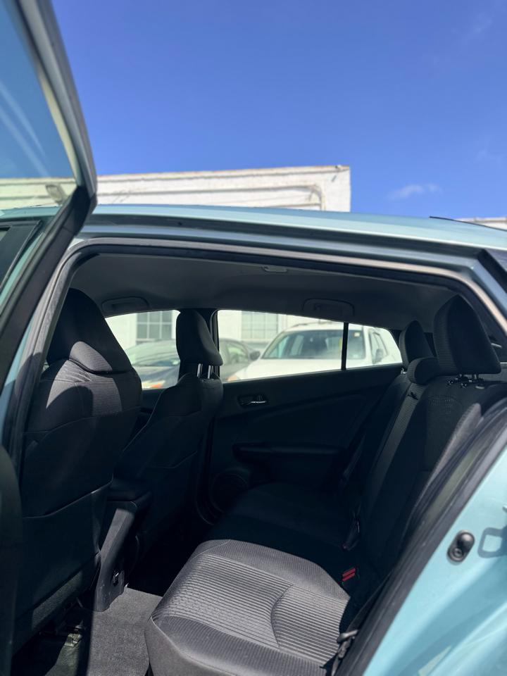 Toyota Prius Two 2016