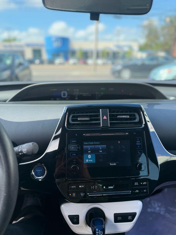 Toyota Prius Two 2016