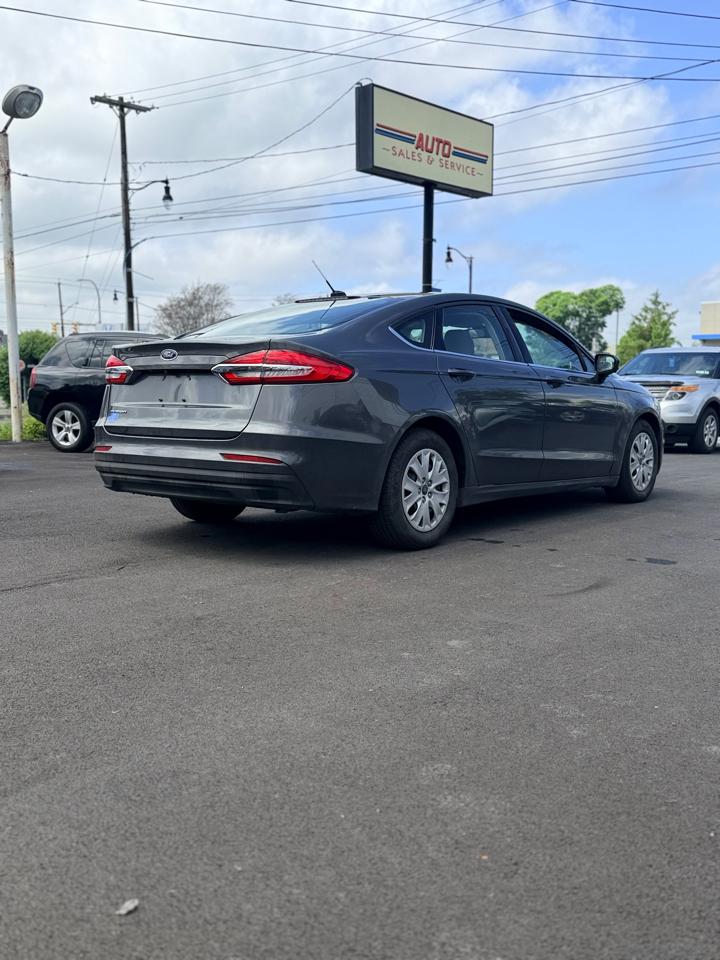 Ford Fusion S 2019