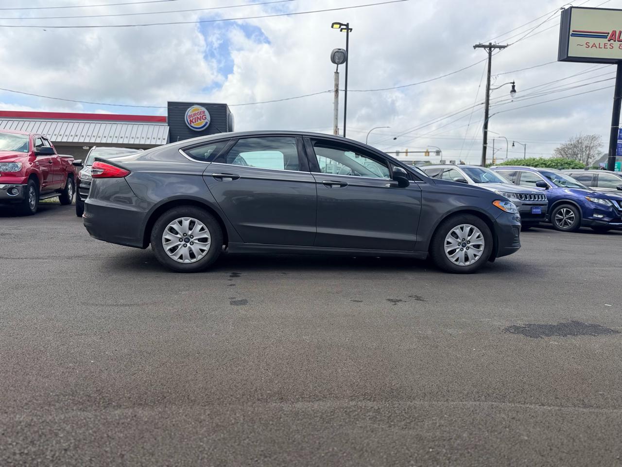 Ford Fusion S 2019
