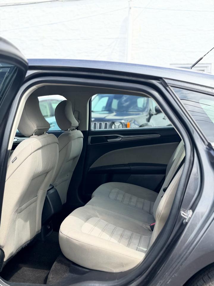 Ford Fusion S 2019
