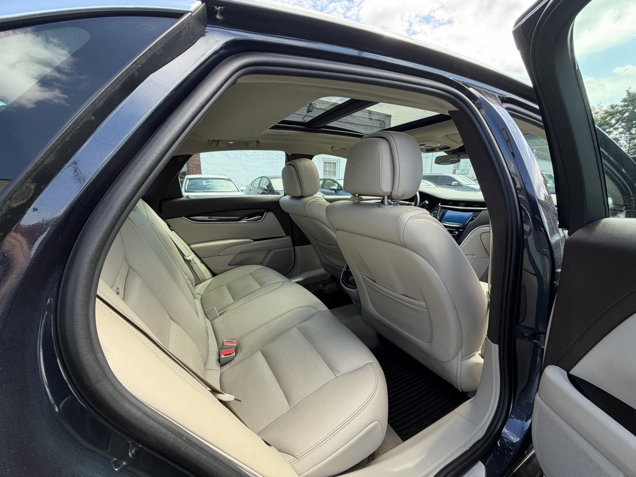 Cadillac XTS Luxury AWD 2014