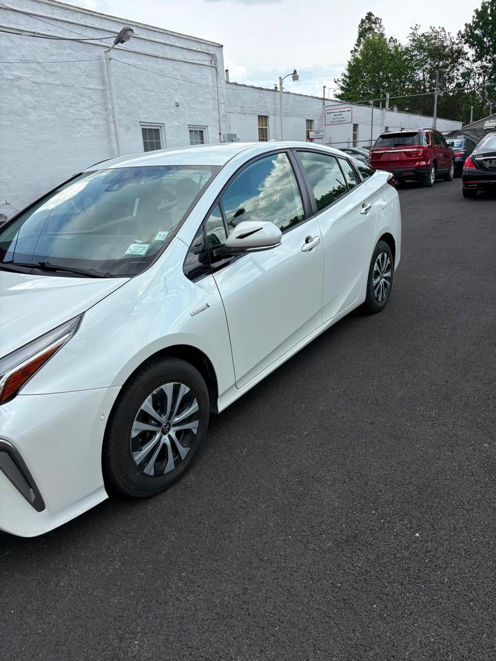 Toyota Prius XLE AWD-e 2019