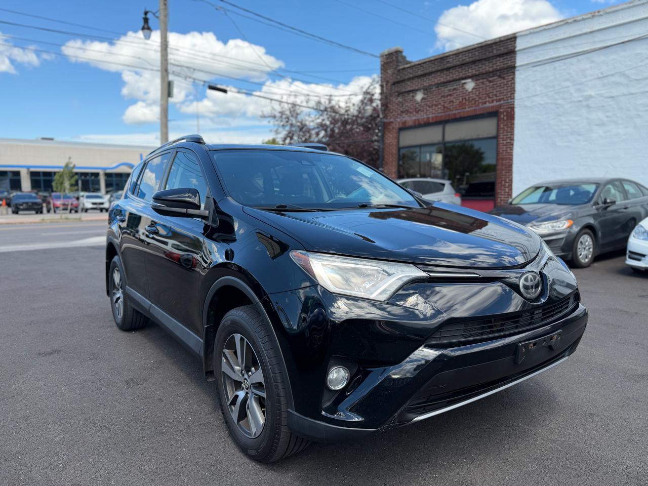Toyota RAV4 XLE AWD 2017
