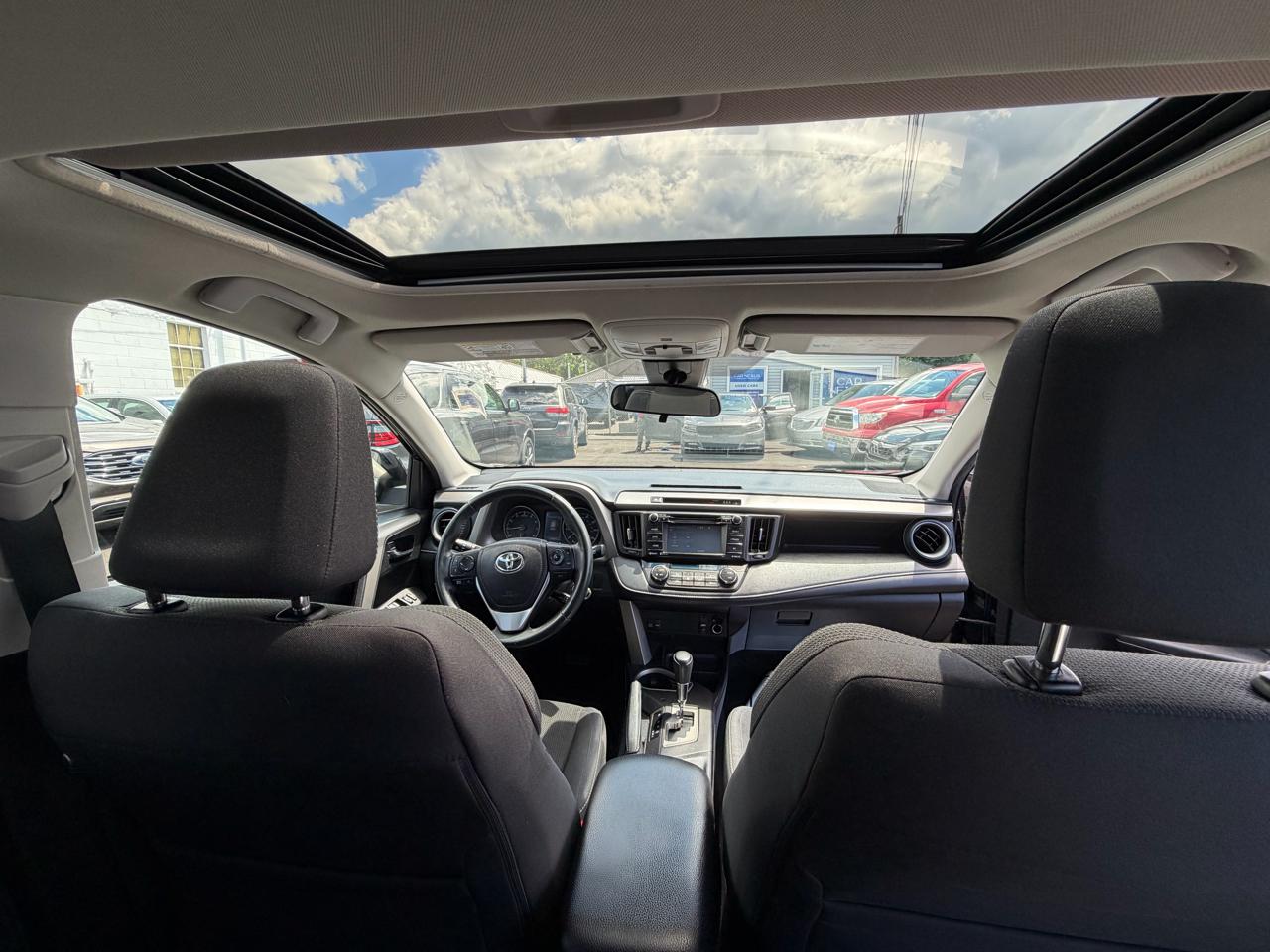 Toyota RAV4 XLE AWD 2017