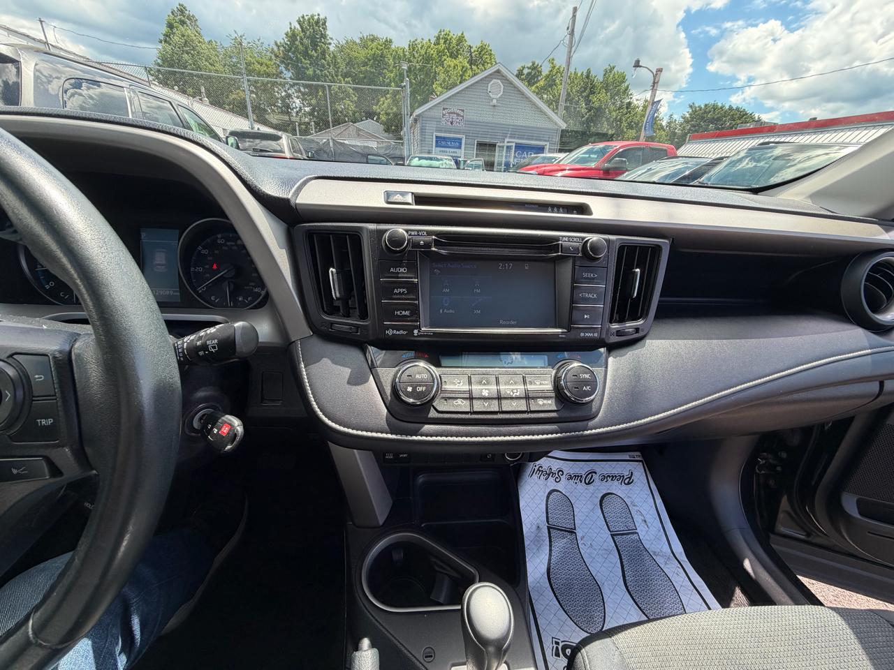 Toyota RAV4 XLE AWD 2017