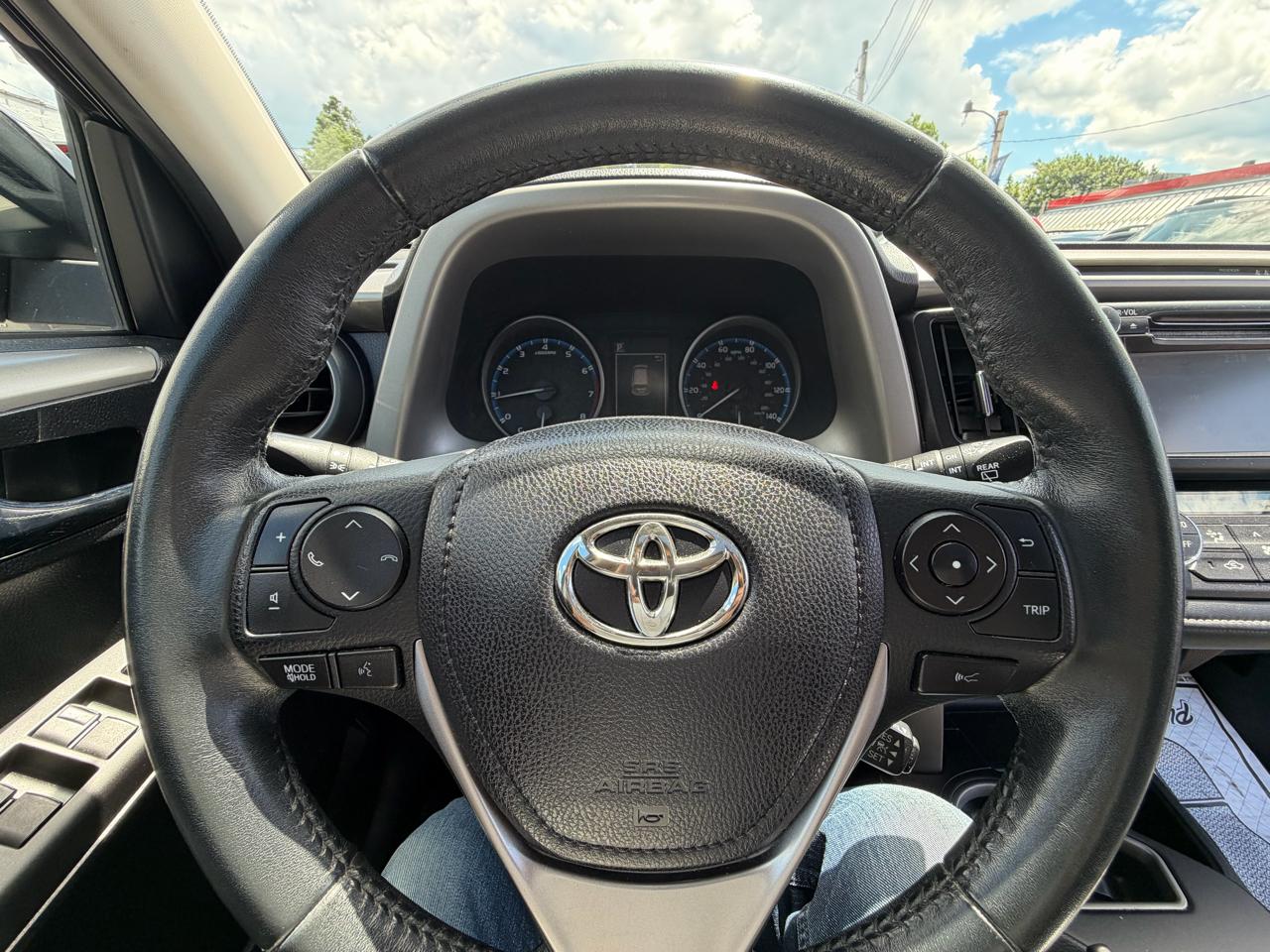 Toyota RAV4 XLE AWD 2017