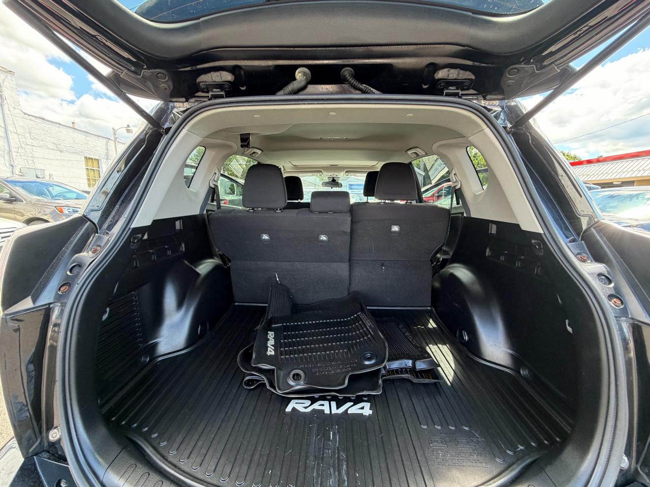 Toyota RAV4 XLE AWD 2017