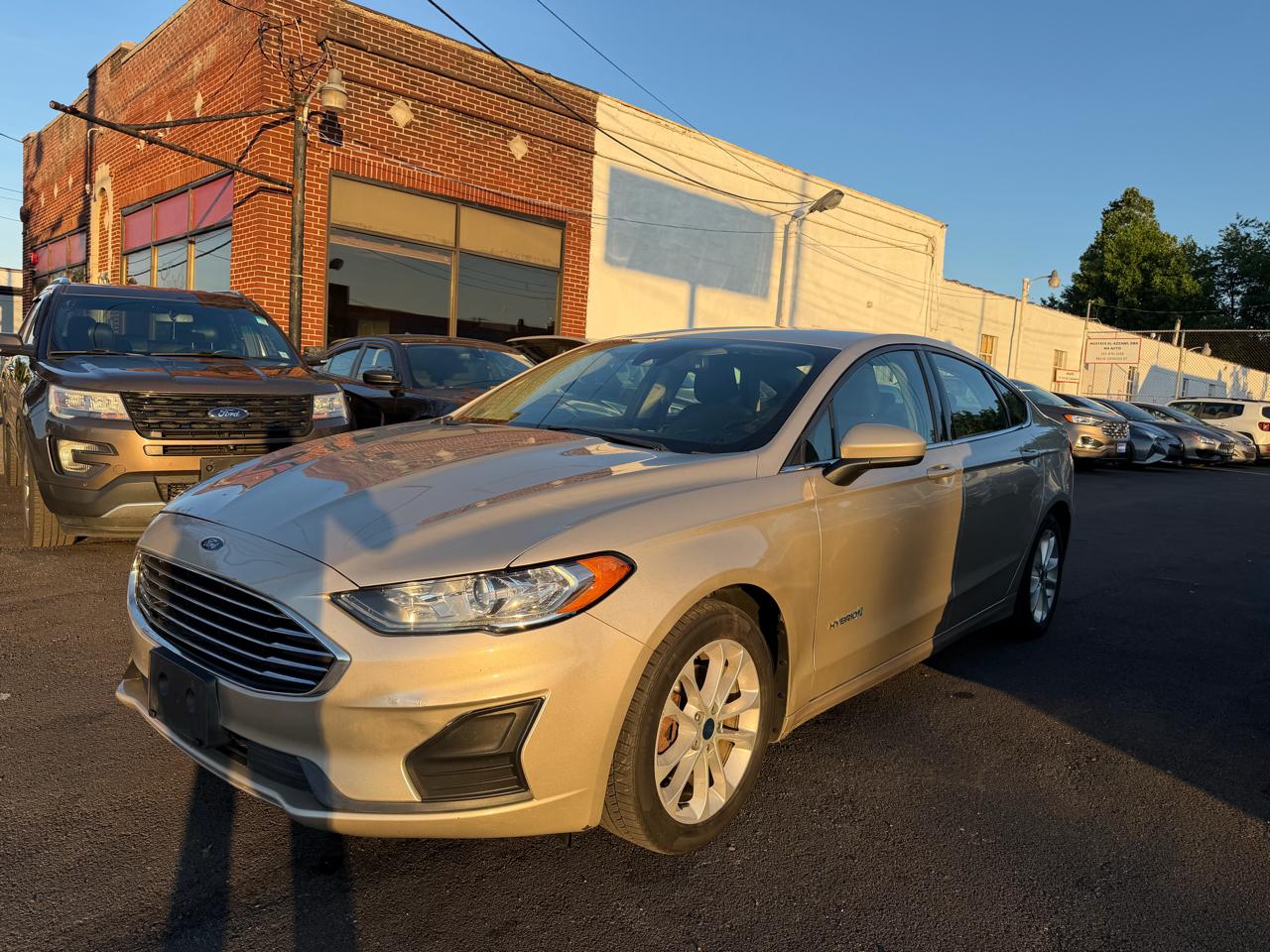 Ford Fusion Hybrid SE 2019