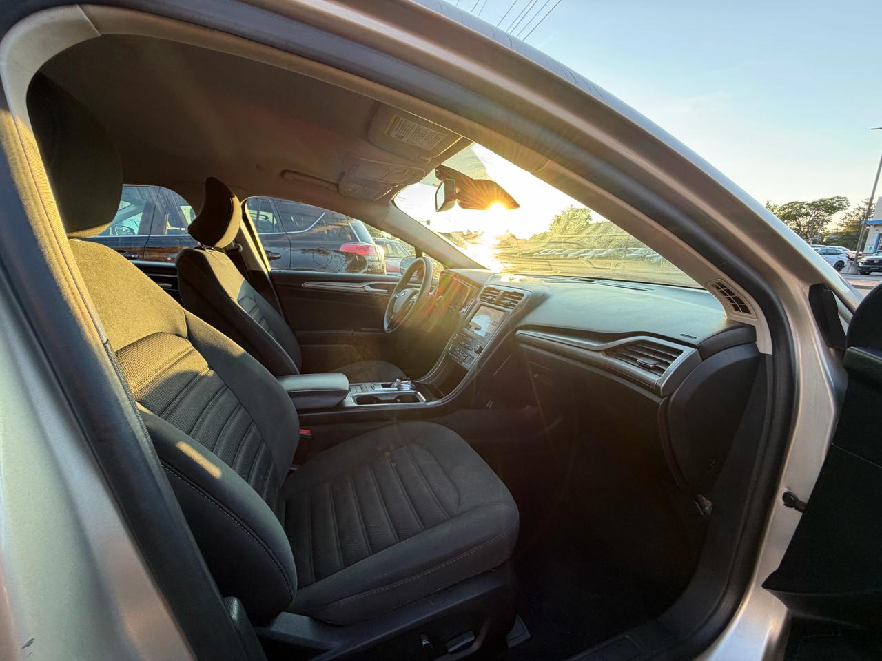 Ford Fusion Hybrid SE 2019