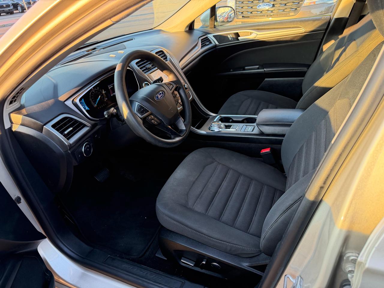 Ford Fusion Hybrid SE 2019