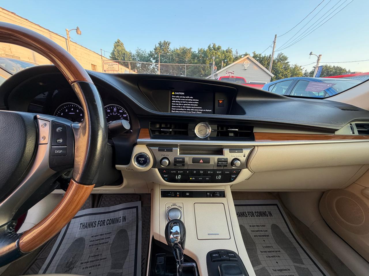 Lexus ES 300h Sedan 2015