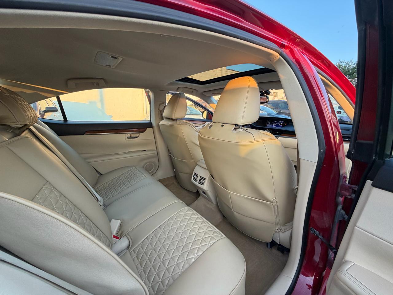 Lexus ES 300h Sedan 2015